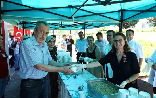 Nilüfer Belediyesi'nden şehit ve gazi yakınlarına aşure ikramı