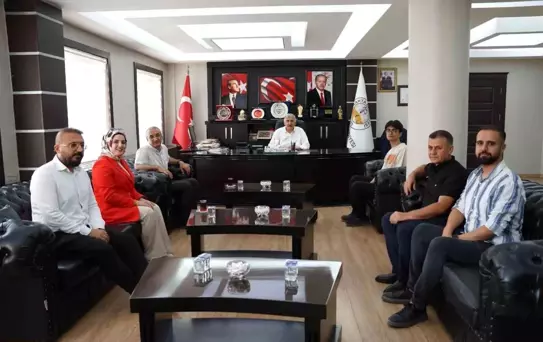 YKS Adıyaman İl Birincisi Musa Çelebi'den Başkan Hallaç'a Ziyaret
