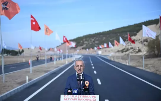 Bakan Uraloğlu duyurdu: 2,5 saatlik yol 36 dakikaya iniyor