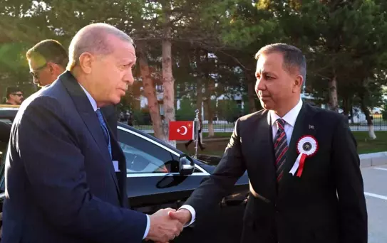 Cumhurbaşkanı Erdoğan: 'Hiçbir sabotaj, hiçbir tahrik, hiçbir tuzak, Türkiye'yi girdiği bu tarihi yoldan geri döndüremeyecek'