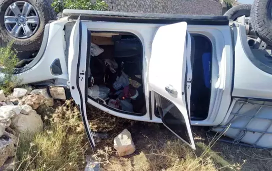 Hatay'da Pikap Uçurumdan Düştü