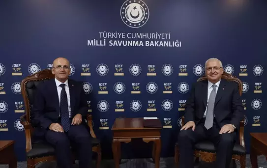 Bakanlar IDEF 2025'te Buluştu