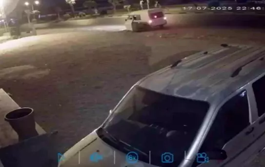 Kırıkhan'da Çöp Konteyneri Hırsızlığı Kamerada