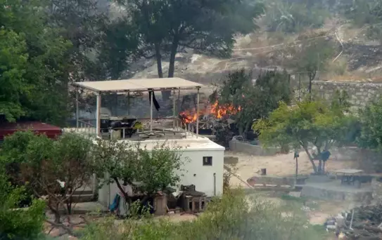 Silifke'de Orman Yangınına Müdahale Sürüyor
