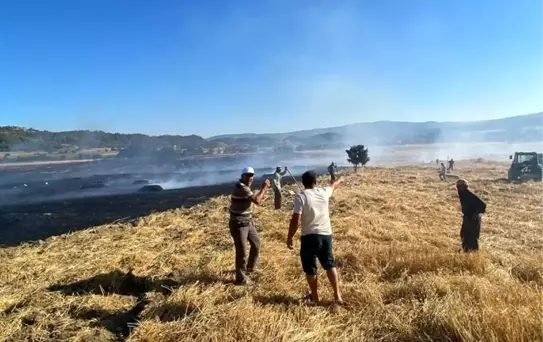 Boyabat'ta Anız Yangını: 60 Balya Saman Yandı