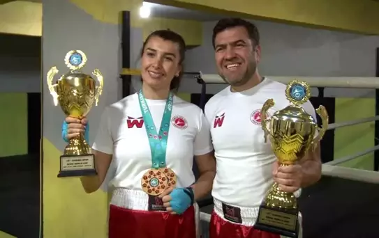 Sivaslı Çift Kick Boksla Dünya Şampiyonu Oldu