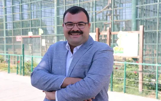 Sıcaktan Bunalan Maymunlara Buzlu Kokteyl