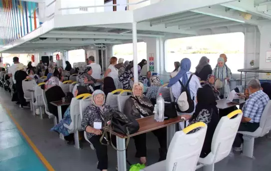 Gaziantep'te Yaşlılara Feribotla Tarihle Dolu Keyifli Bir Gezi Düzenlendi