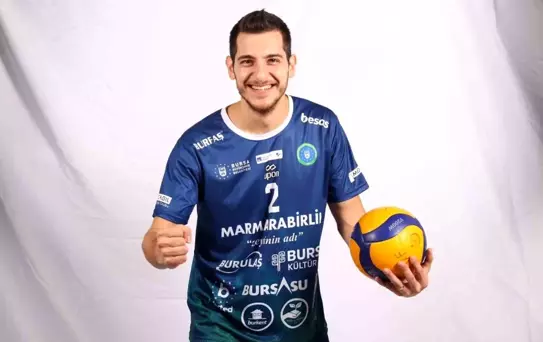 Emre Berat Fırat İstanbul Gençlik Spor ile Anlaştı