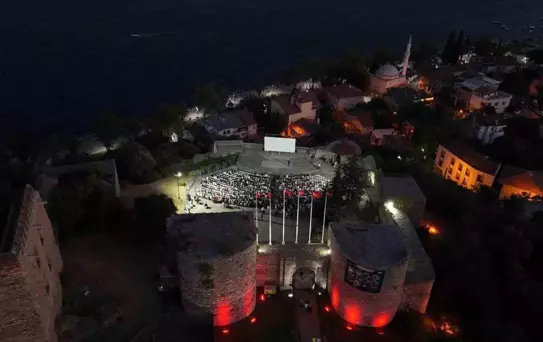 Eskihisar Kalesi'nde '7. Koğuştaki Mucize' Filmi Gösterildi