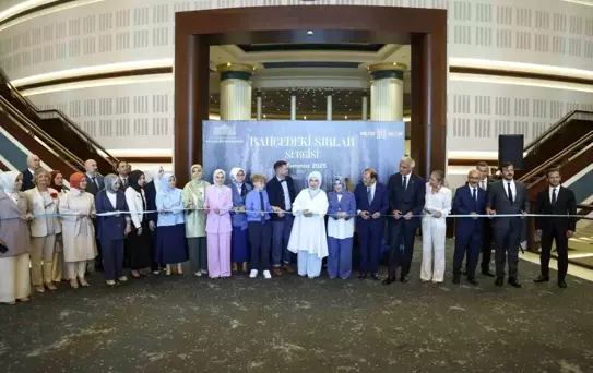 Emine Erdoğan, 'Bahçedeki Sırlar' sergisinin açılışını yaptı