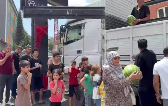 Hatay'da 20 Ton Karpuz Bedava Dağıtıldı