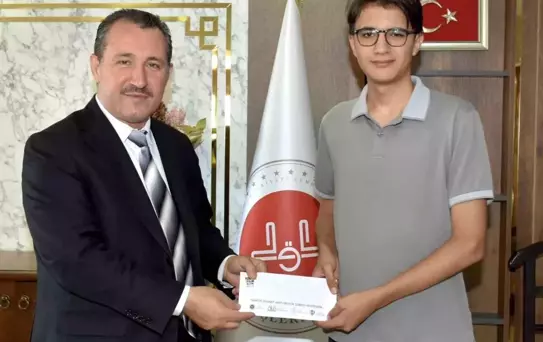 Bilecikli Öğrenci Umre Ödülü Kazandı