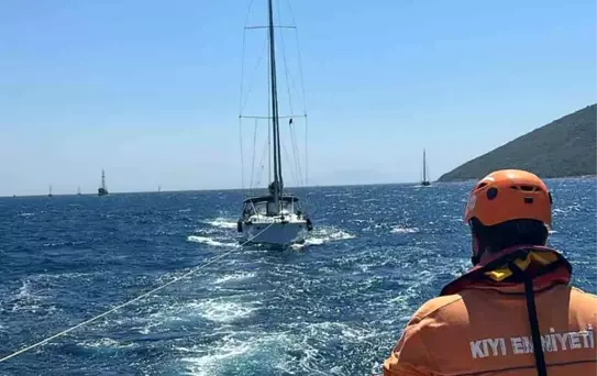 Karaada'da Kauçuk Tekne Kurtarıldı