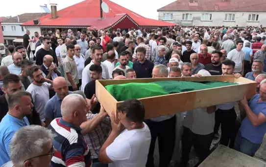 Cenazesi Ören'de Toprağa Verildi