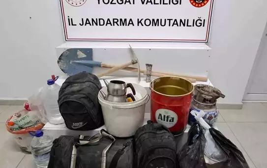 Yozgat'ta Kaçak Kazı Yapan Defineciler Yakalandı
