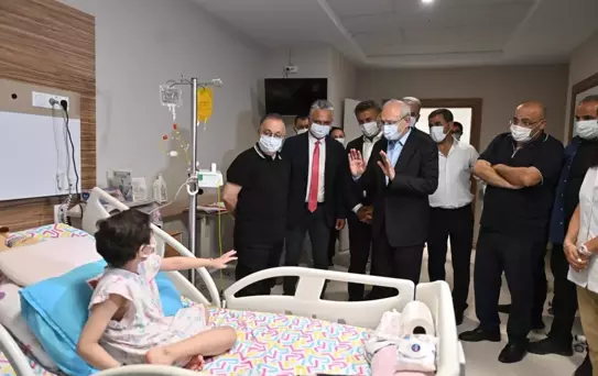 Kılıçdaroğlu'ndan Lösemili Aylin'e Ziyaret