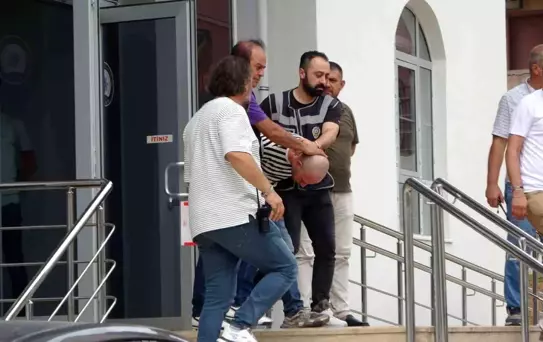 Boşanma Aşamasındaki Eşini Vurdu, Kaçtı
