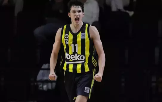 ''Bu bir veda değil, yeni bir başlangıç'' diyerek Fenerbahçe'den ayrıldığını duyurdu