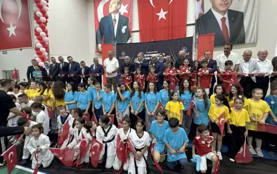 Gençlik ve Spor Bakanı Bak, Türkiye'nin Spor Tesisleriyle Uluslararası Organizasyonlara Ev Sahipliği Yaptığını Vurguladı