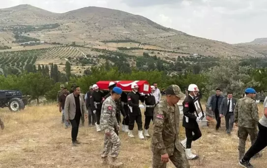 26 Yıl Sonra Şehit Onbaşı Kemal Demirbaş Memleketine Nakledildi
