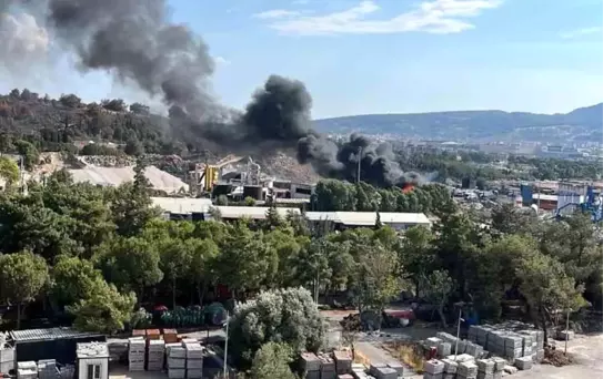 Buca'da Katı Atık Merkezinde Yangın