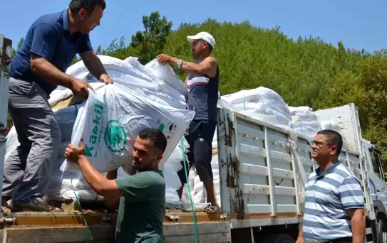 Antalya Belediyesi'nden Çiftçilere 10 Ton Kaolin Kili Desteği