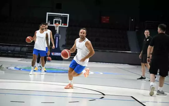 Çayırova Belediyesi Basketbol Takımı Yeni Sezona Şampiyonluk Hedefiyle Başladı