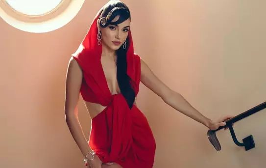 Hande Erçel, İtalya Tatili Sonrası Bodrum'da Kameralara Yakalandı