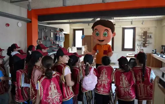 Konya Genç KOMEK Yaz Okulu'nda Tarihi Şahsiyetlerle Canlı Tarih Turu