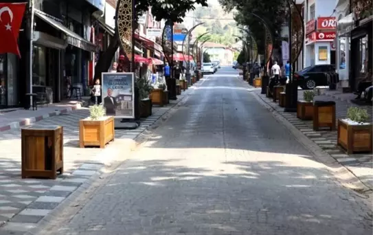 Söğüt Belediyesi'nden İstiklal Caddesi'nde Estetik Düzenleme