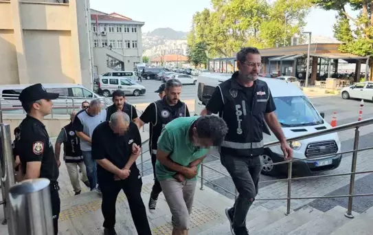 Define Ararken Suçüstü Yakalandılar