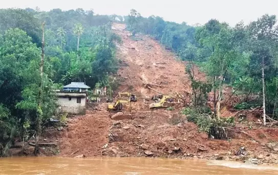 Hindistan'da Heyelan: 100 Kayıp