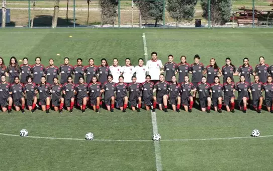 Medine Ravza Güleç, Galatasaray'a Transfer Olup Milli Takıma Davet Edildi