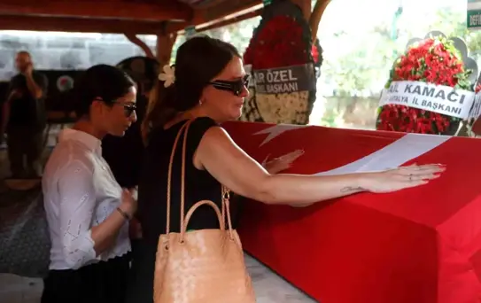 Eski Antalya Belediye Başkanı Selahattin Tonguç Hayatını Kaybetti