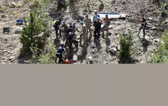 Fındık İşçilerini Taşıyan Minibüs Uçuruma Yuvarlandı