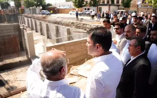 Bakan Kurum, Malatya'da Vardiya ile Çalışmaları Hızlandırıyor