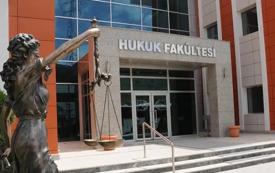 Hukuk fakültesine girmek için ilk 100 bin şartı durduruldu