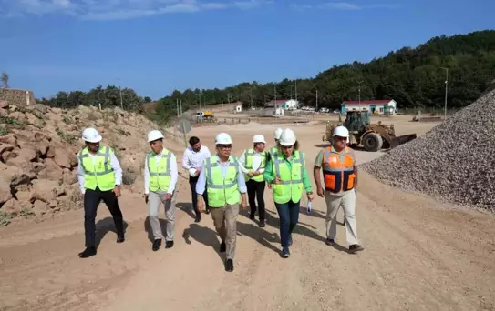 Kocaeli Büyükşehir Belediyesi, Derince'deki Yatırımları Yerinde İnceledi