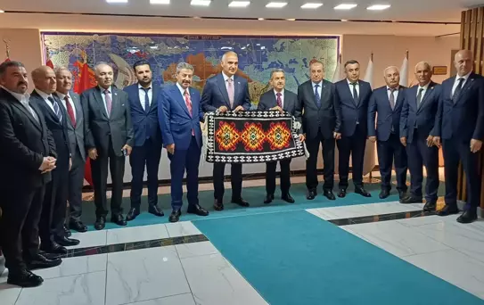 Bakan Ersoy: Yıl sonu hedefimiz olan 64 milyar dolarlık turizm gelirine emin adımlarla ilerliyoruz