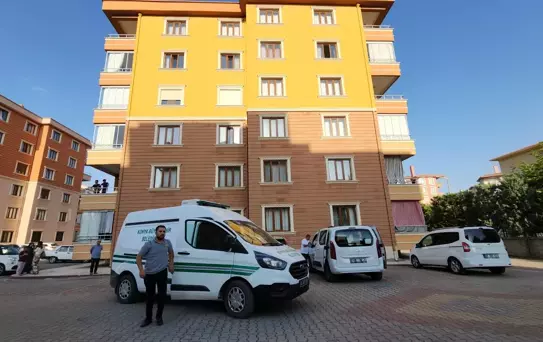 Eşinin cansız bedeniyle 1 hafta boyunca yaşadı