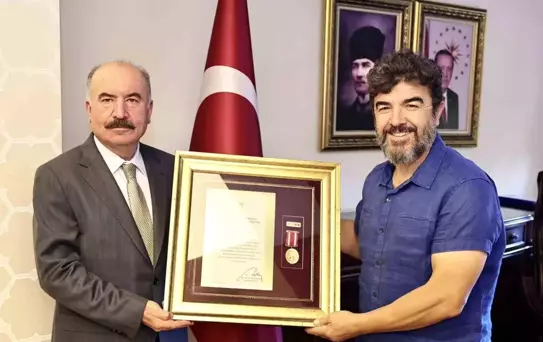 Gazi Telat Kahyaoğlu'na Devlet Övünç Madalyası Verildi