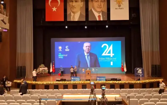 Bahçeli'den AK Parti'ye Çiçek Gönderisi