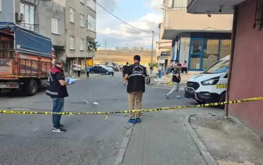 İstanbul'da 'yan baktın' tartışması! Bir kişi bıçaklanarak hayatını kaybetti