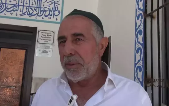 Engelli İmamın Azmi: Yıkılan Camiyi Yeniden İnşa Etti