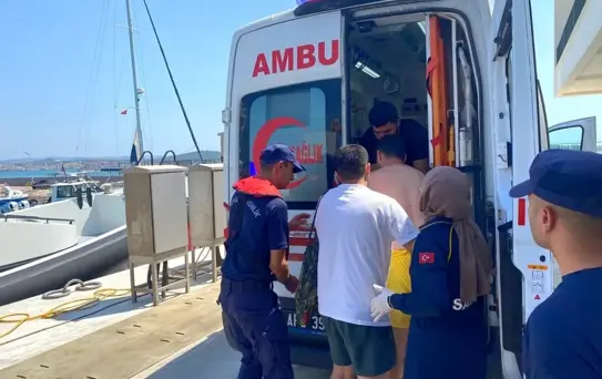 Ayvalık'ta Yaralı Tekne Yolcusu Kurtarıldı