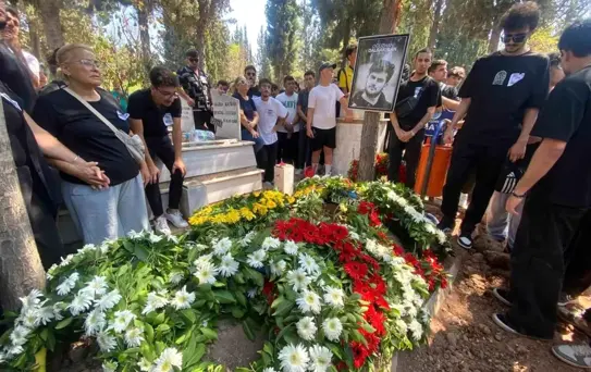 Genç Yayıncı 'Jrokez' Toprağa Verildi