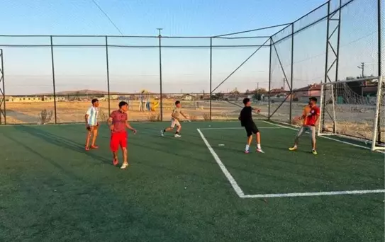 Mahmudiye'de Genç Futbolculardan Antrenman