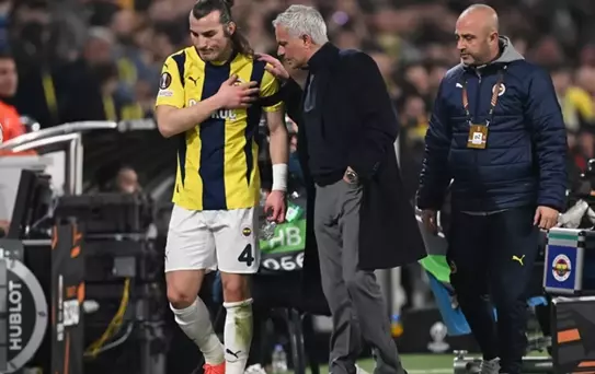İmzayı atıyor! Çağlar Söyüncü ezeli rakibe hayırlı olsun