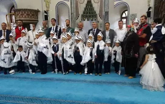 Kütahya'da Vakıflar Bölge Müdürlüğü'nden Sünnet Töreni